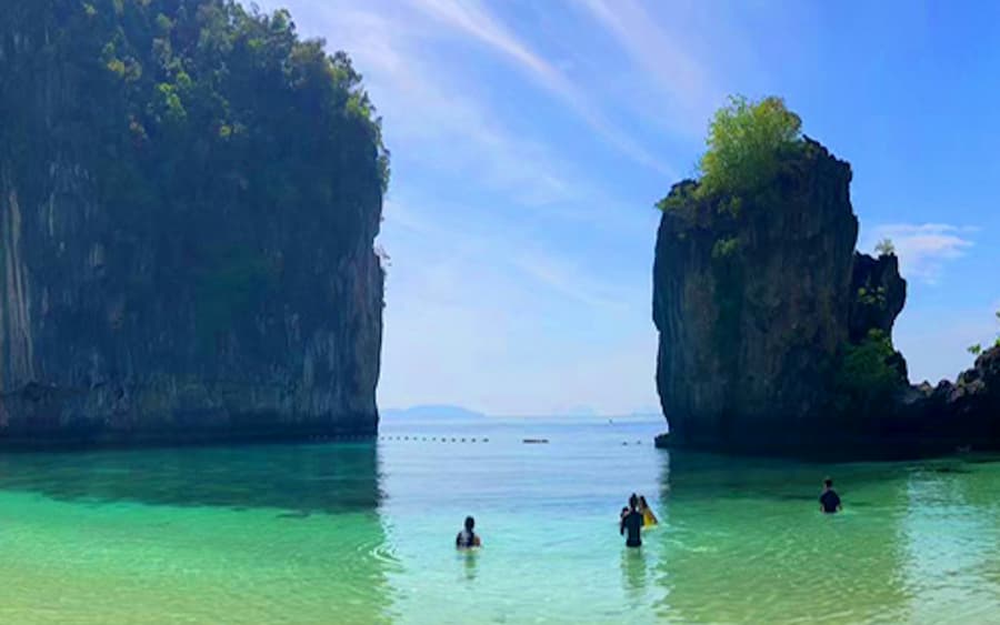 Krabi: One Day Hong Island lagoon Snorkelling Tour by Speedboat or Longtail Boat