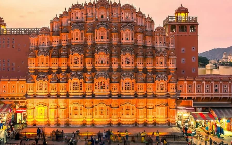 Jaipur: Full-Day Guided City Tour + Roundtrip Transfer