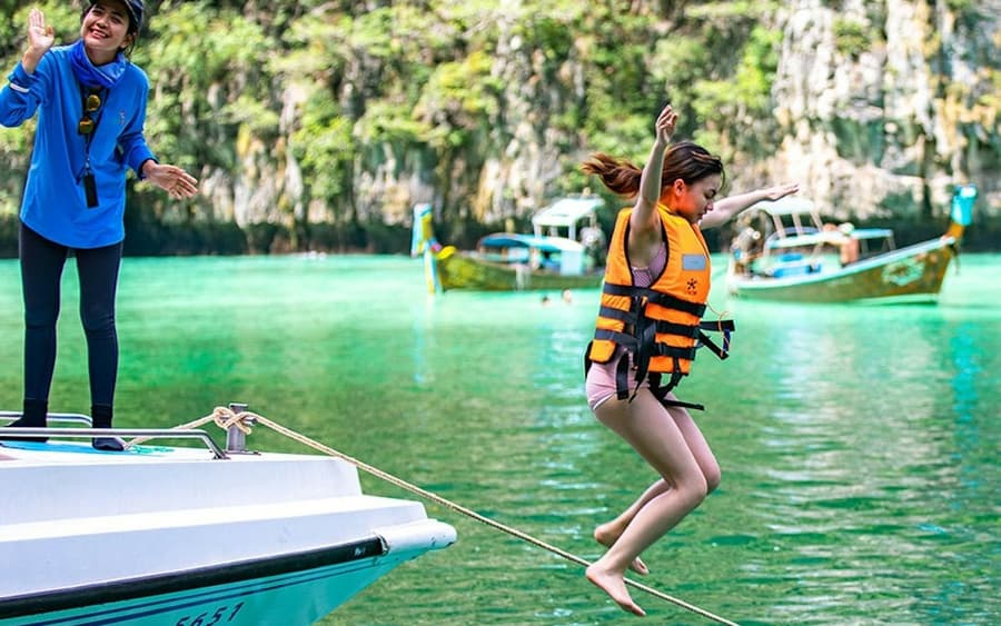 Maya Bay, Phi Phi & Khai Islands: Guided Tour from Phuket + Lunch
