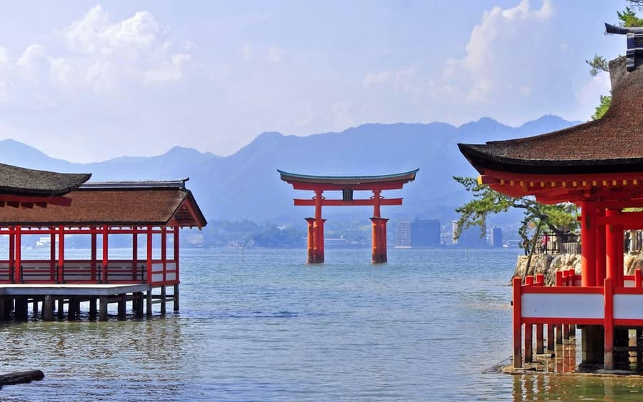 Hiroshima & Miyajima: Guided Tour from Kyoto or Osaka + Shinkansen & Ferry Ride