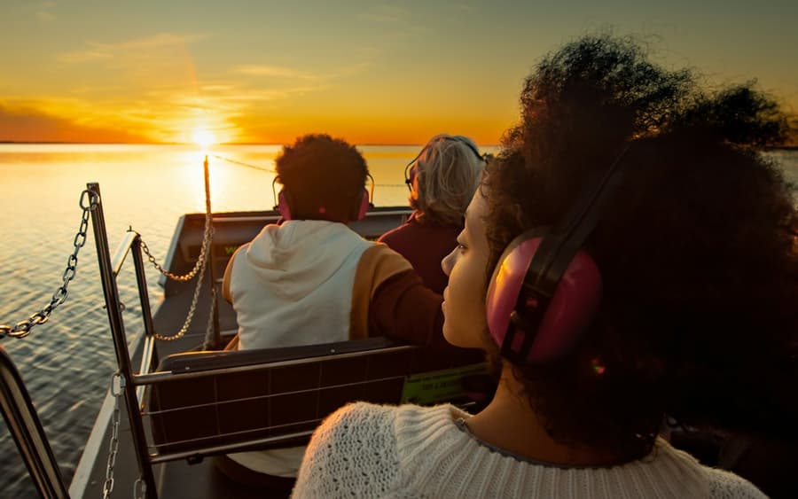 Kissimmee: 1-Hr Boggy Creek Sunset Everglades Airboat Tour