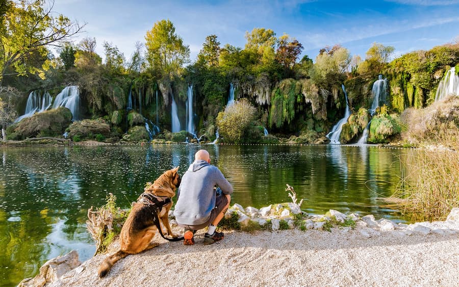 از دوبروونیک: سفر یکروزه به آبشارهای کراویکا، موستار و پچیتلی