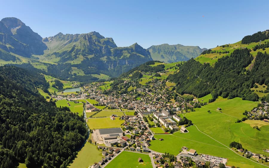 Dari Zurich: Lawatan Sehari ke Lucerne & Engelberg