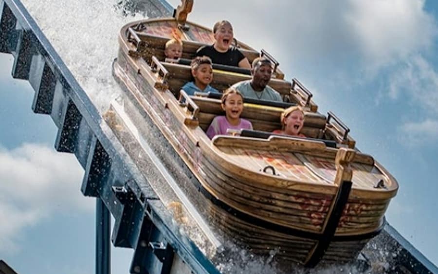 Adventureland Park & Adventure Bay Waterpark: Entry Ticket