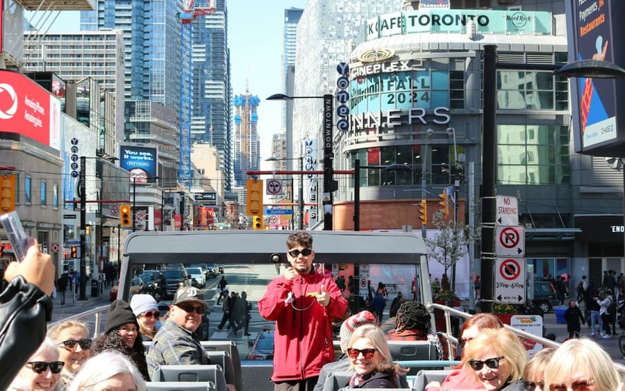 Toronto: Hop-on Hop-off Bus Tour with Harbour Cruise
