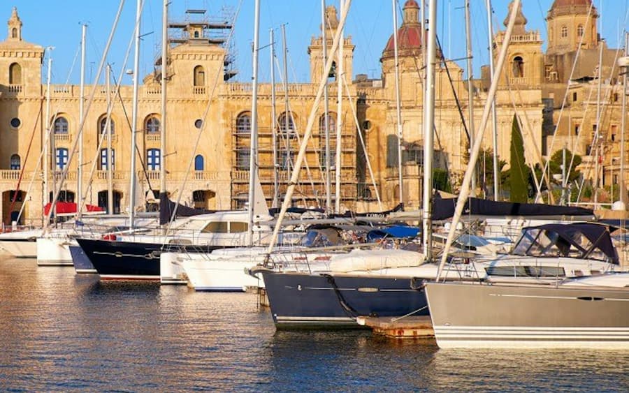 Two Harbors Cruise by Day: Guided Tour