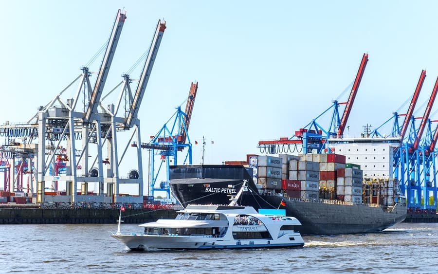 Yhdistelmä: Hampurin satamaristeily + Elbphilharmonien saksankielisen opastetun kierroksen liput
