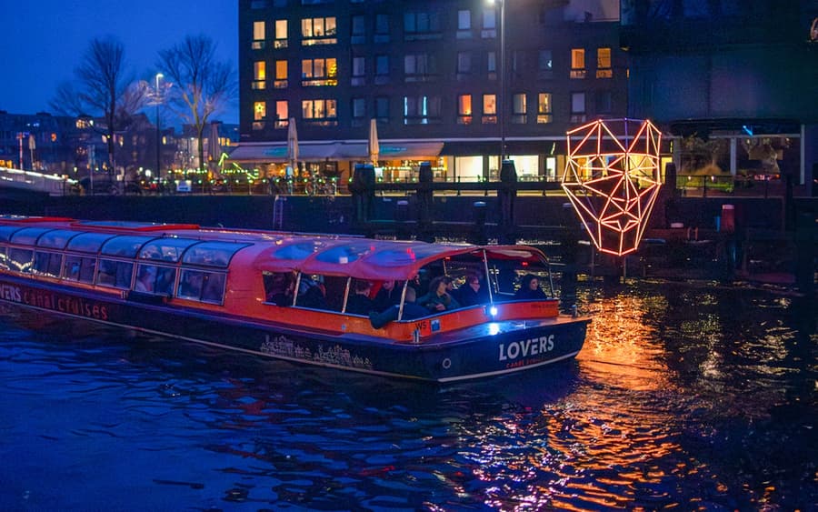 Amsterdam: 2-Hour Dinner Cruise with 4-Course Menu and Drinks