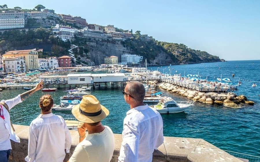 Sorrento: City Walking Tour + Street Food Tasting