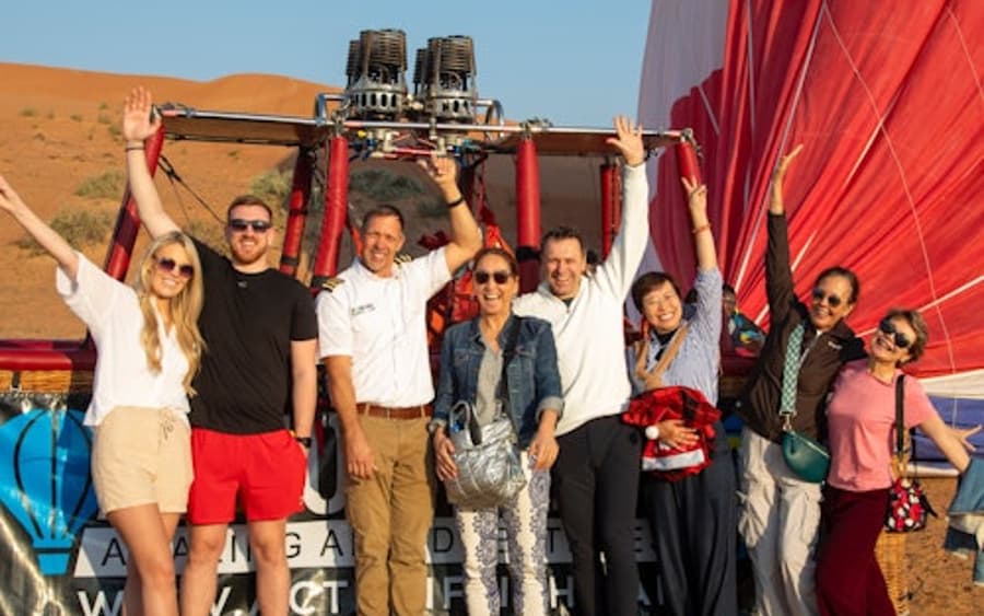Ras Al Khaimah: 60 perces vezetett hőlégballon repülés + transzferek