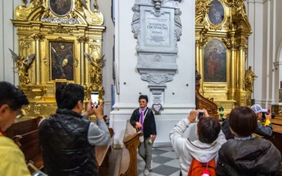 Warsaw: Guided Walking Tour with Fryderyk Chopin Museum & Concert