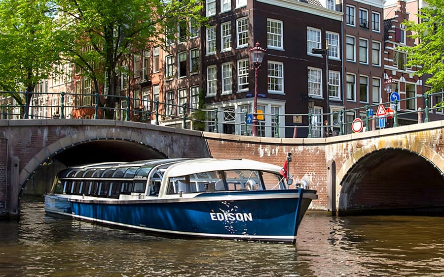 Amsterdam: 75-Min City Canal Cruise on Closed Heated Boat