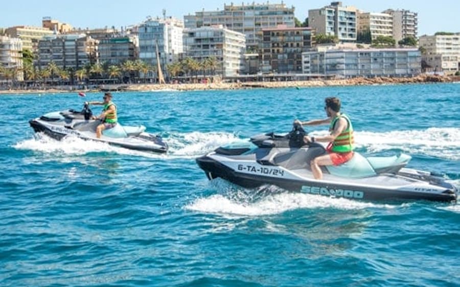 Σαλού: Εμπειρία Κυκλικής Διαδρομής με Jet Ski
