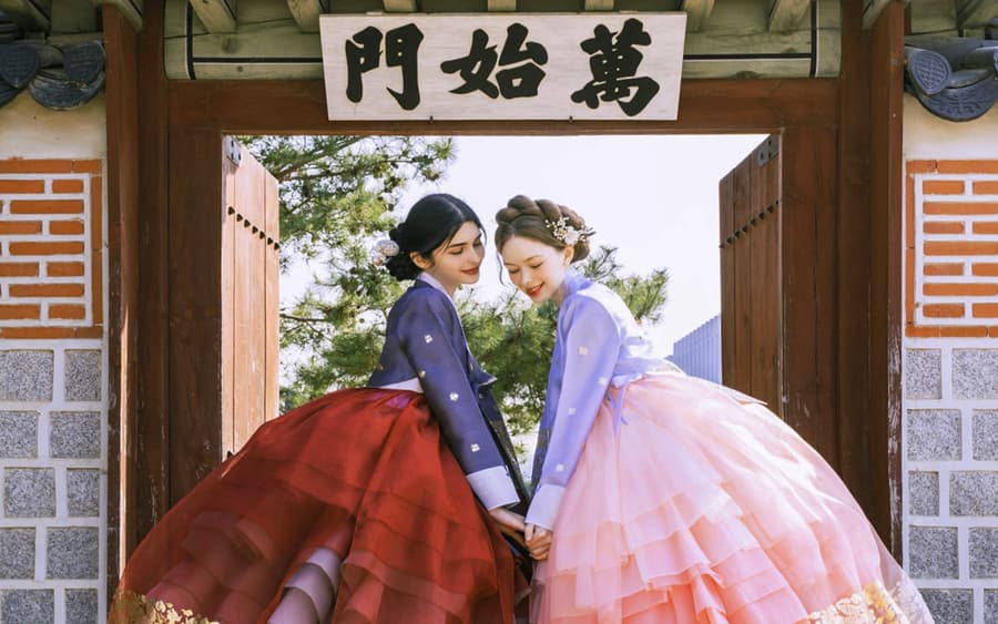 Hyrupplevelse med Hanbok på Gyeongbokgung-palatset i Seoul