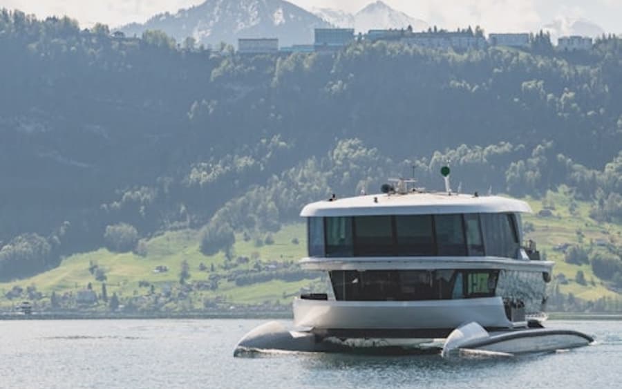 1-stündige Katamaran-Kreuzfahrt auf dem Vierwaldstättersee