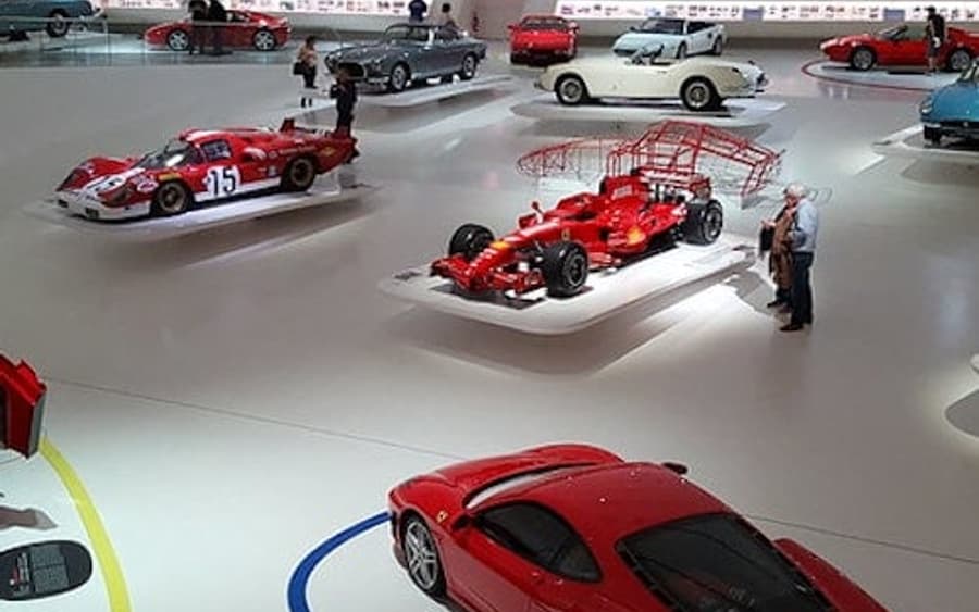 Inträdesbiljett till Enzo Ferrari Museum i Modena