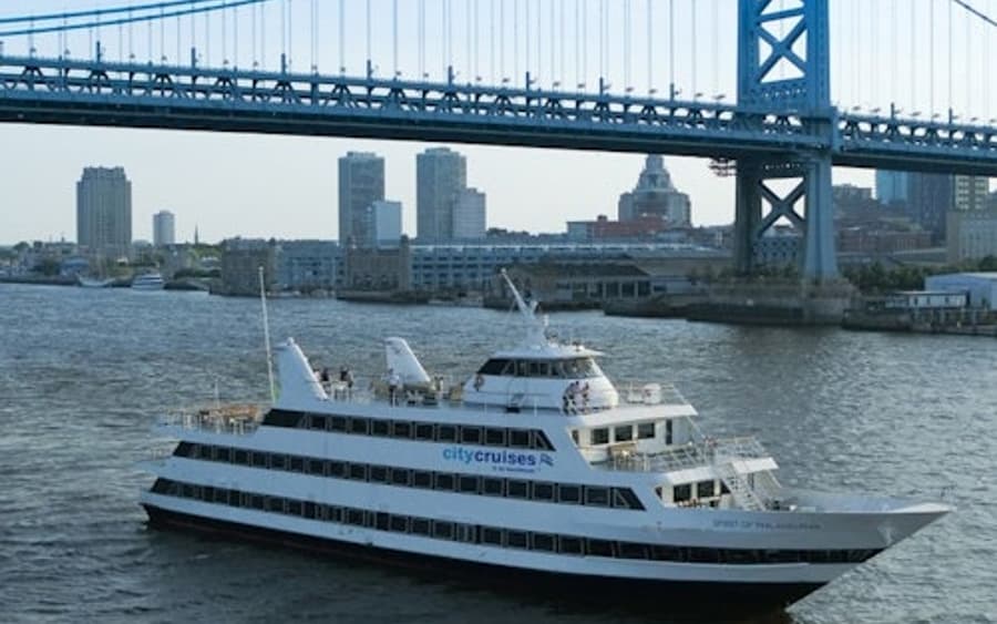 Philadelphia: Obědová plavba s bufetem