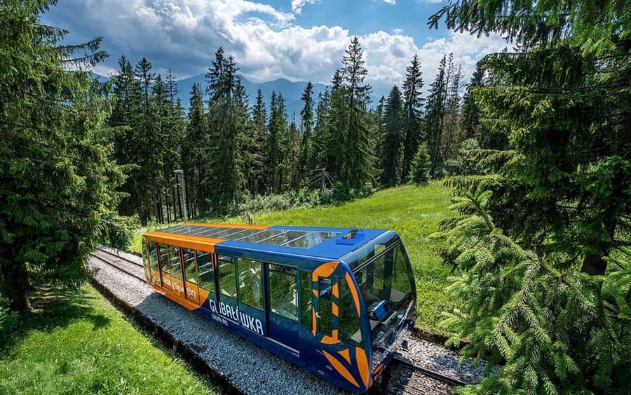 Dari Krakow: Perjalanan Sehari Penuh ke Zakopane dengan Spa Termal, Kereta Gantung & Transfer Hotel