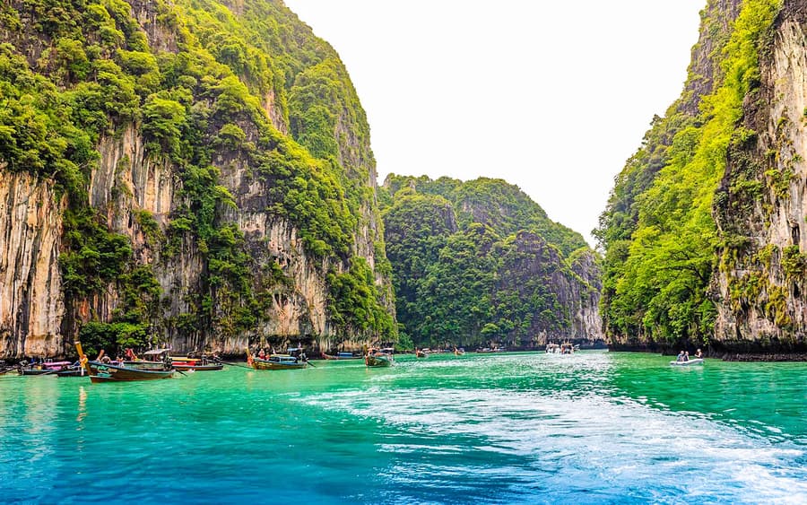 Din Krabi: Tur de snorkeling la apus pe Insula Phi Phi, Golful Maya & Insula Bamboo cu Speedboat