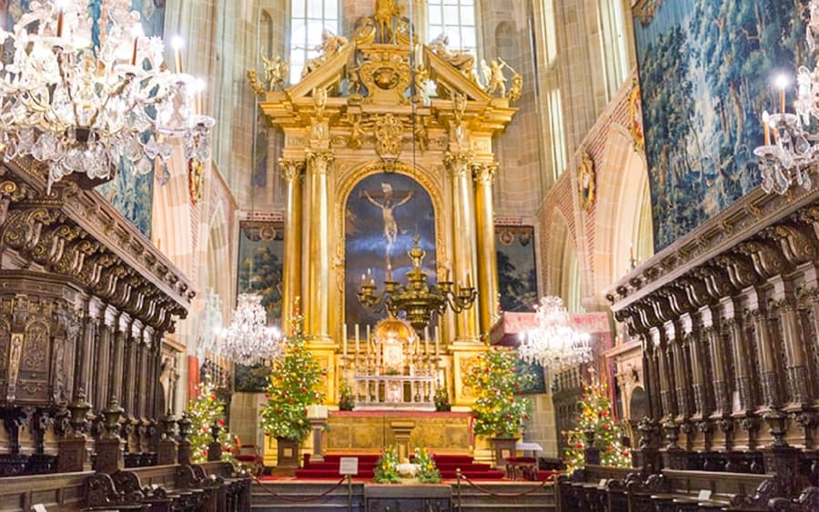 Old Town Sightseeing by Golf Cart & Wawel Castle Guided Tour