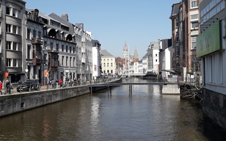 Gante: Recorrido por la ciudad y degustación de cerveza + crucero por el canal