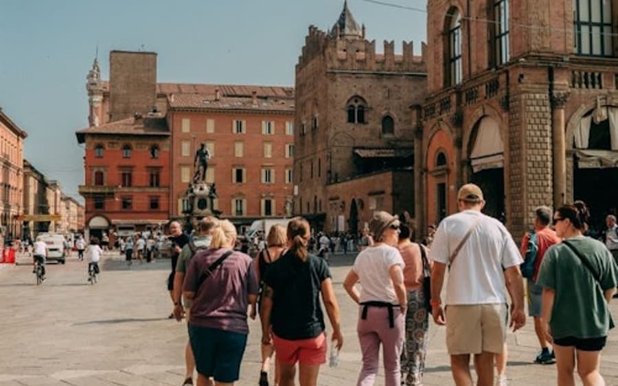 Bologna: Tour đi bộ có hướng dẫn + Vé vào Archiginnasio