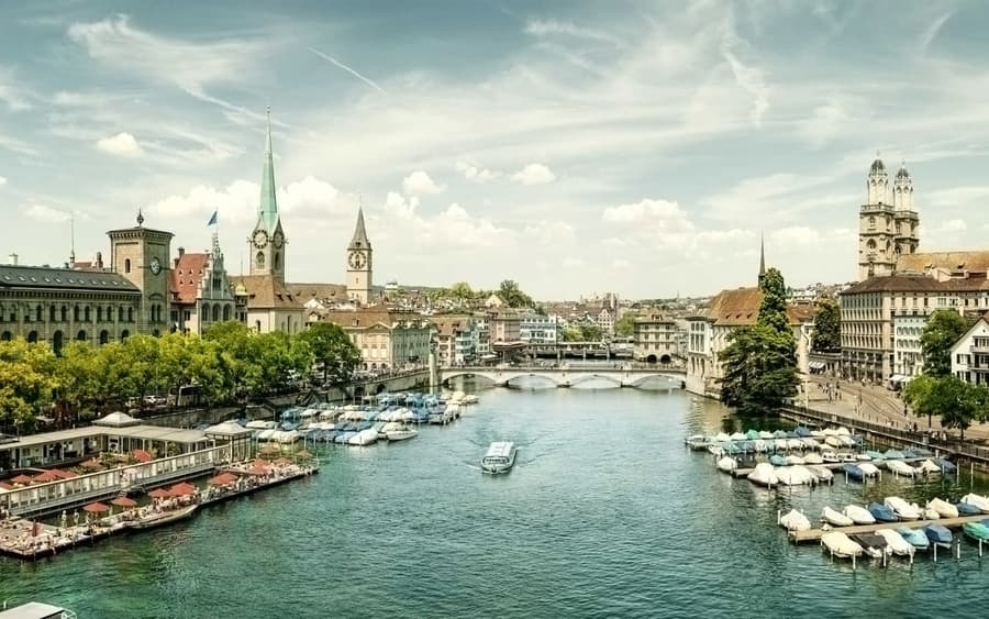 Lawatan Separuh Hari Zurich dengan Lindt Home Of Chocolate & Pelayaran Bersiar-siar
