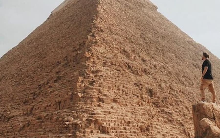 Giza Pyramids & Sphinx: Entry Ticket + Roundtrip Transport