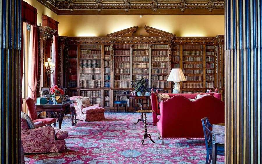 From London: Downton Abbey Tour and Walking Tour of Oxford