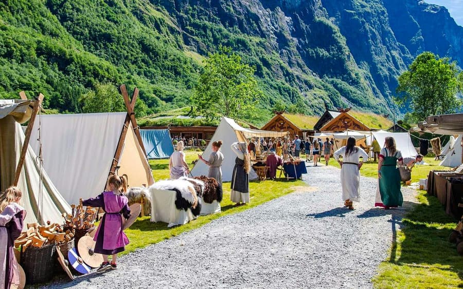 From Bergen: Day Trip to Viking Village & UNESCO Fjord Cruise with Lunch