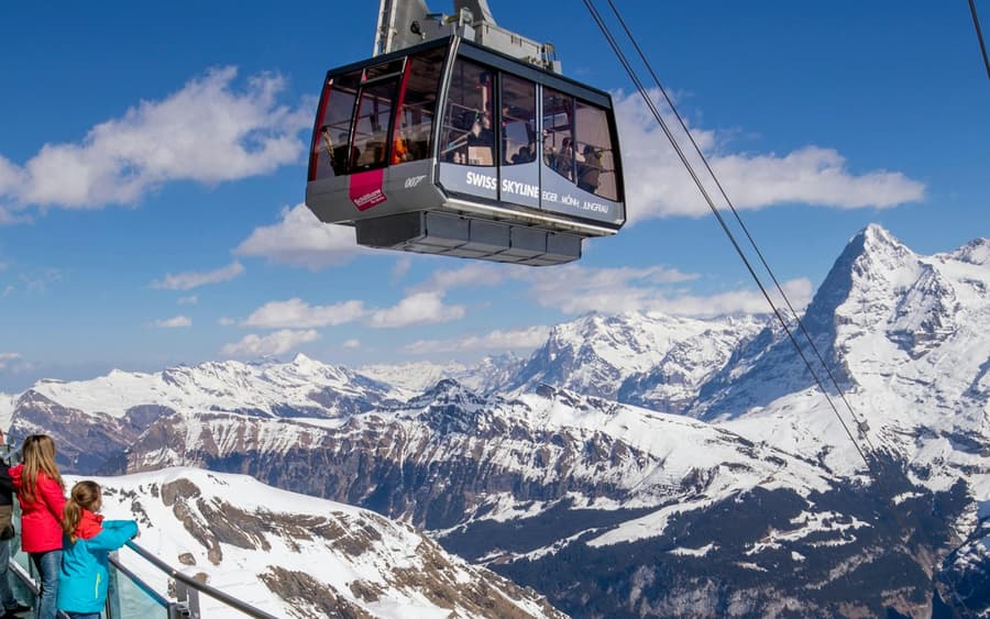 Cable Car Roundtrip to Schilthorn