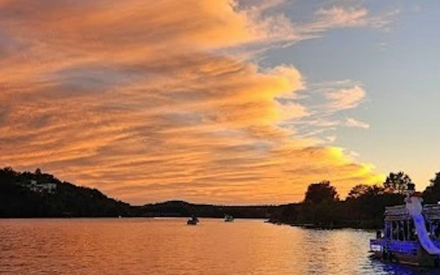 Lake Austin: Sunset Boat Cruise - Scenic Tour