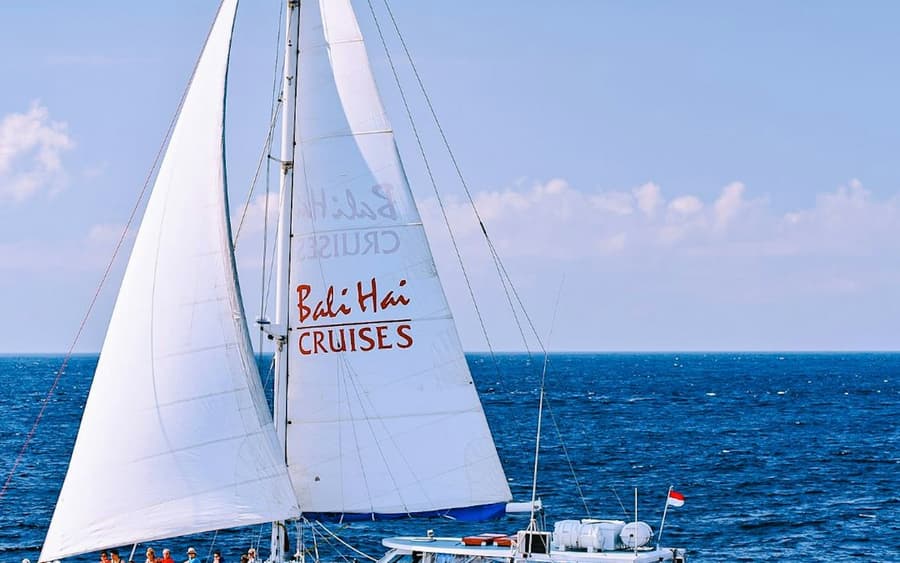 Nusa Lembongan: Aristocat Sailing Cruise from Bali + Lunch
