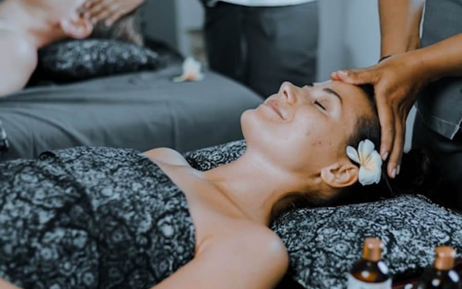 Ubud úszó reggeli, dzsungelhinta és spa: Romantikus túra transzferekkel