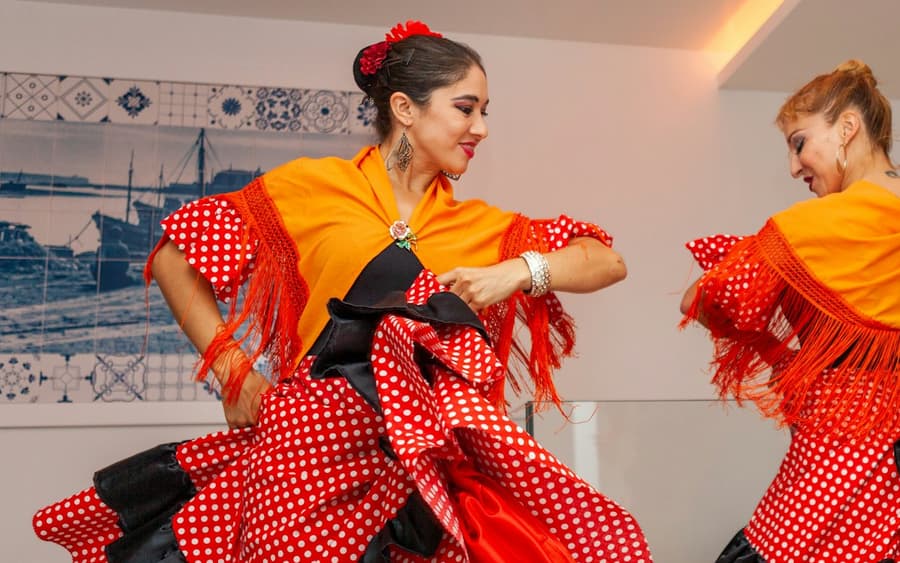 Portimão: Sevillian Dance Show + Tapas