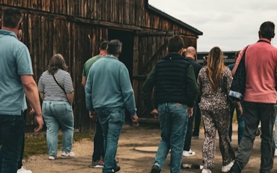 Auschwitz-Birkenau: Day Trip from Kraków with Dutch-Language Guided Tour