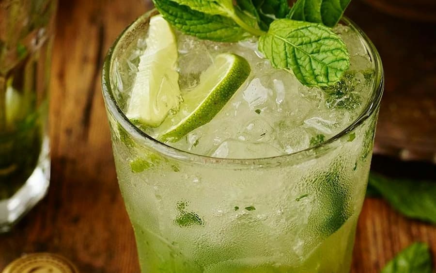Mango’s Tropical Cafe South Beach: Salsa Lesson + Mojito & Appetizers