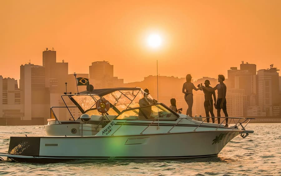 Rio de Janeiro Sunset Speedboat Tour in Guanabara Bay with Drinks & Swim Stop