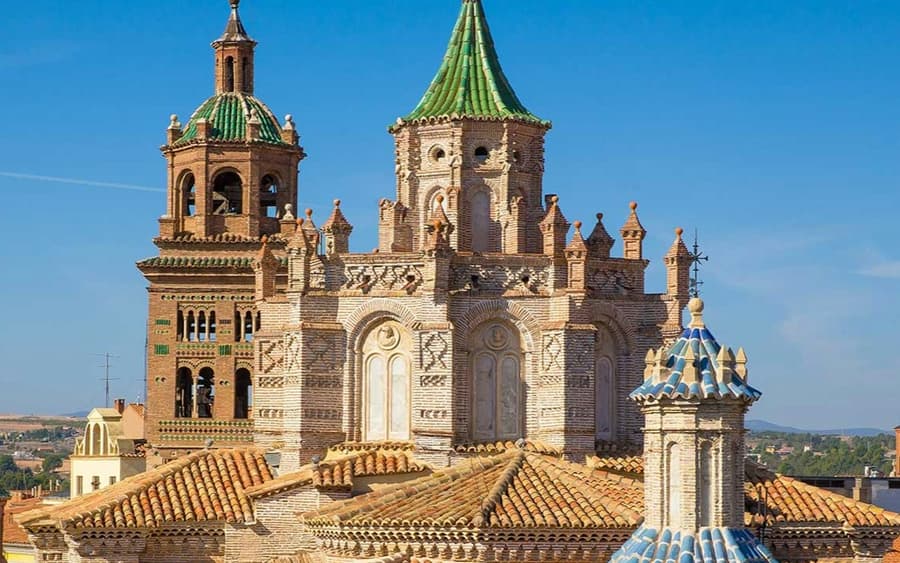 Cathedral of Santa María de Mediavilla & Museo de Arte Sacro: Guided Tour