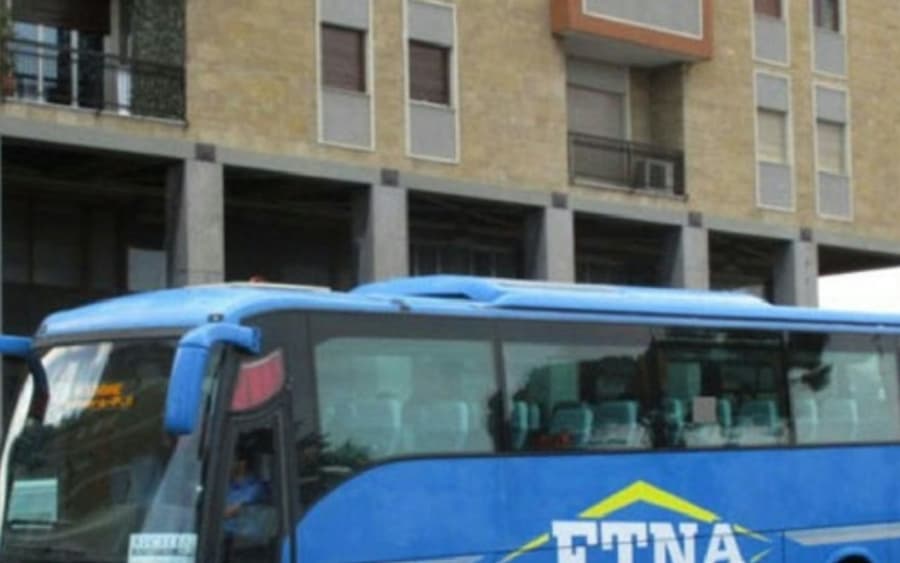 Catania Fontanarossa Airport: Bus Transfer from Taormina Bus Terminal to Airport