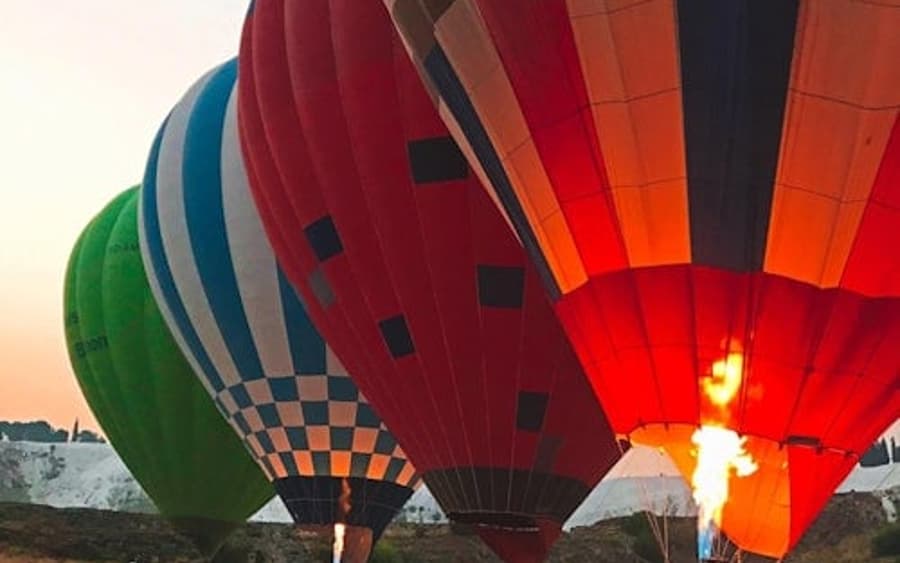 Luftballongflygning i Pamukkale