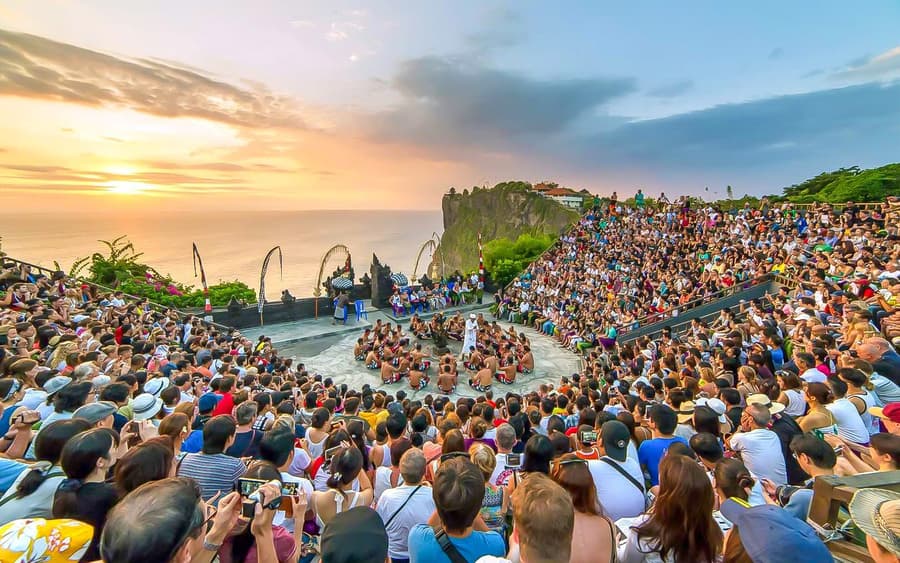 Frá Bali: Uluwatu hof sólsetursferð með Kecak og Elddansasýningu