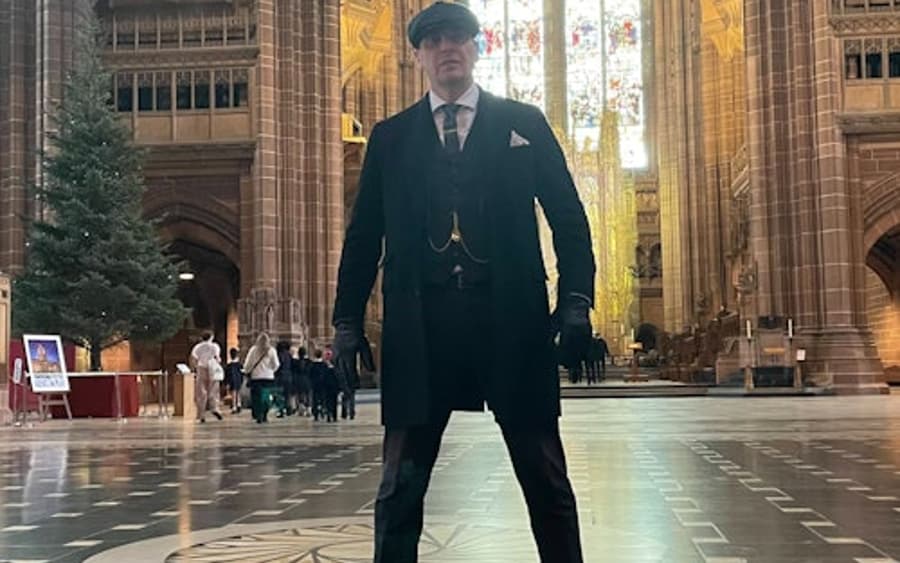 Liverpool: Guided Peaky Blinders Sites Tour + 48-Hr Hop-on Hop-off Bus Pass