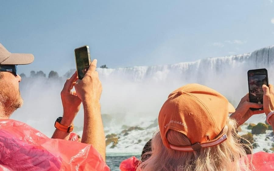 Niagara Falls (CA): Boat Cruise + Journey Behind the Falls + Guided Walking Tour