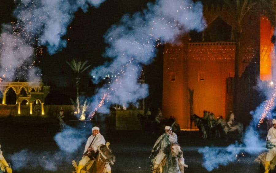 Marrakesh: Avondeten Show + Heen-en-terug Transfer