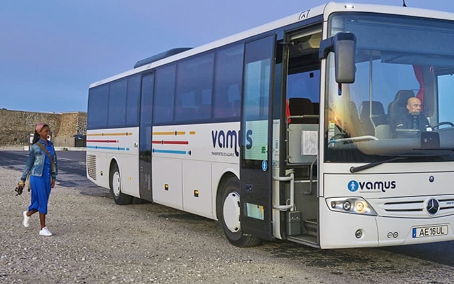 Portimao: Bus Transfer To/From Faro Airport