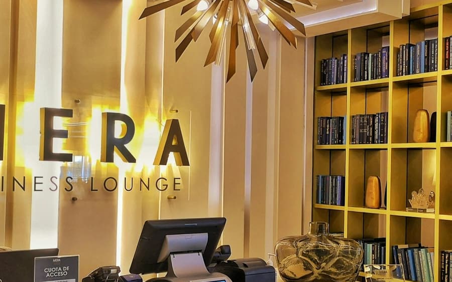 Cancun International Airport: MERA Business Lounge Access