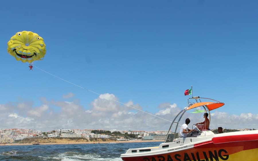 Albufeira: Parasailing Experience