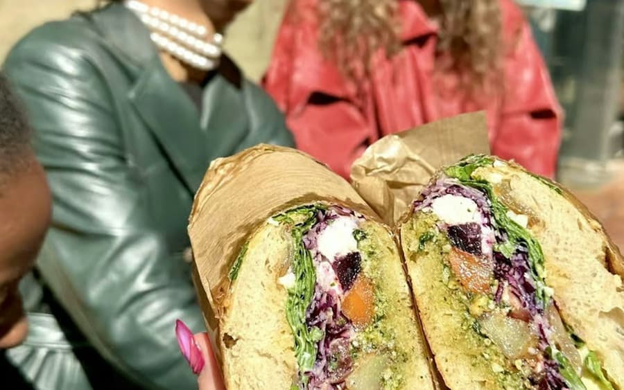 Marseille: Cours Julien Guided Food Tour