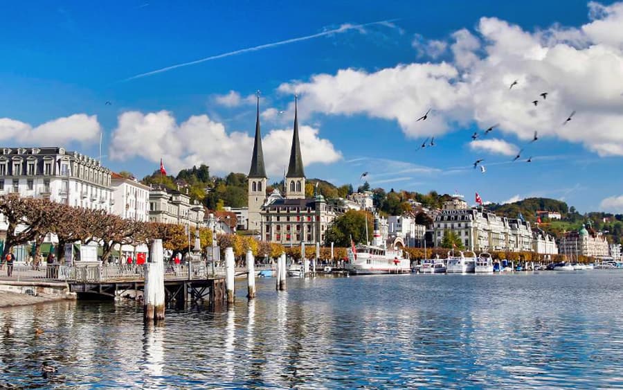 Dari Zürich: Lawatan Sehari ke Gunung Bürgenstock & Tasik Lucerne dengan Perjalanan Funikular